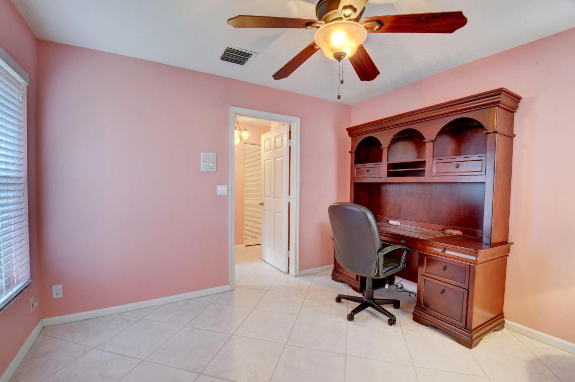 5807 Royal Lake Circle