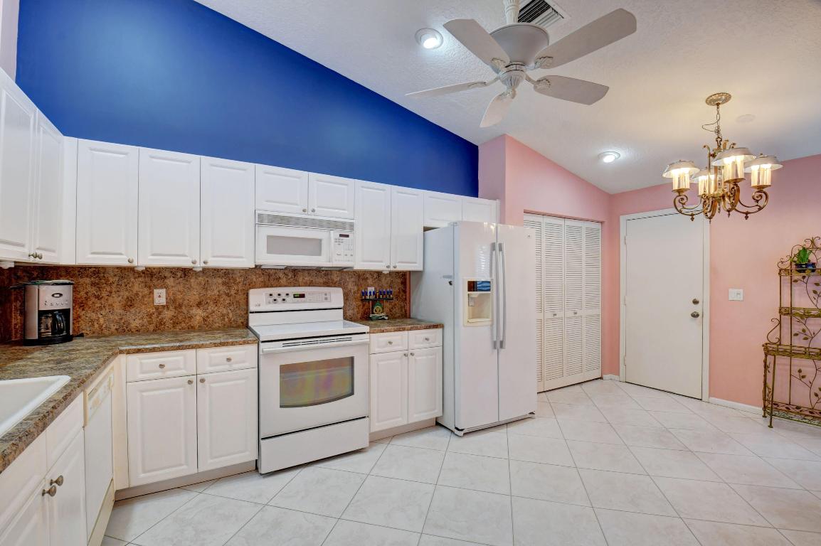 5807 Royal Lake Circle