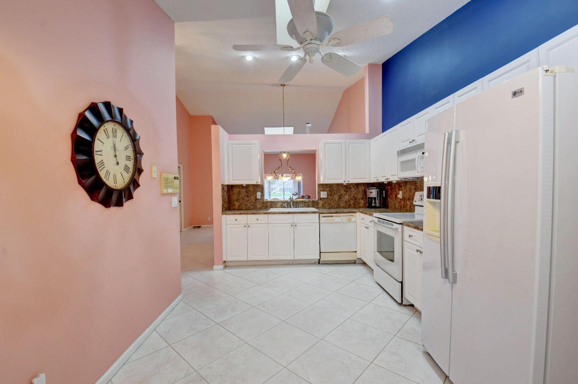 5807 Royal Lake Circle