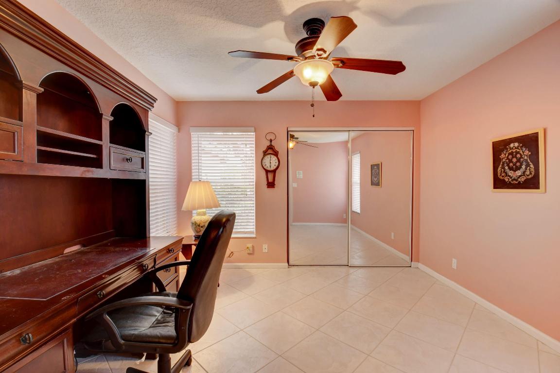 5807 Royal Lake Circle