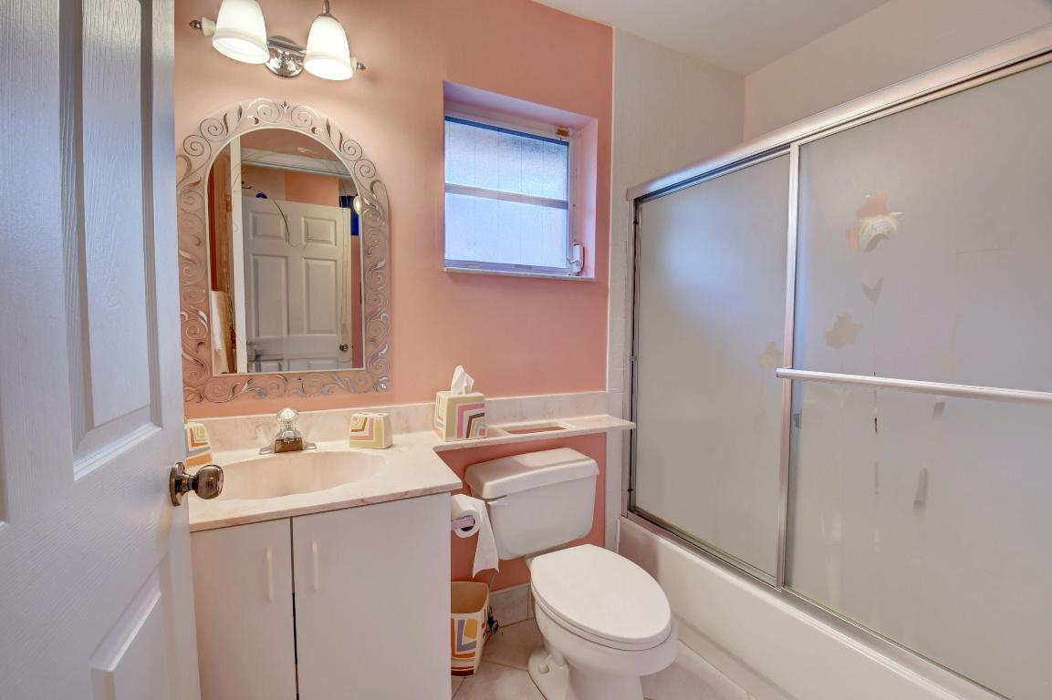 5807 Royal Lake Circle