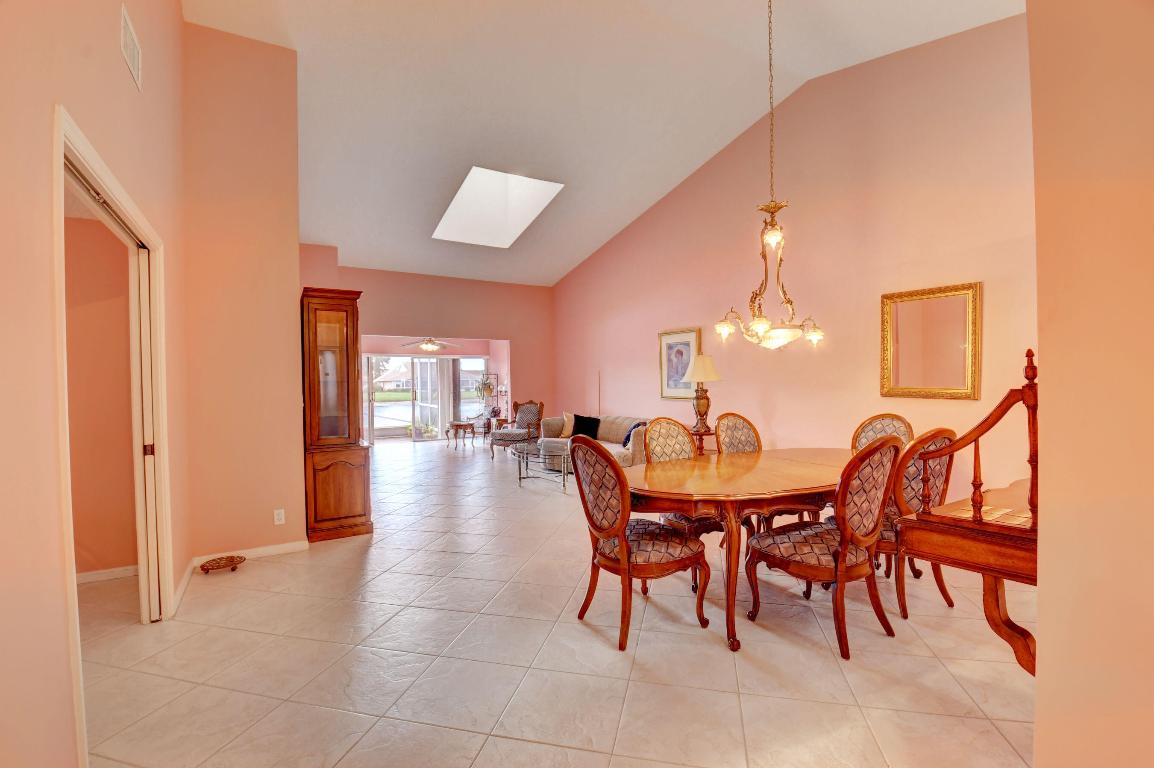 5807 Royal Lake Circle