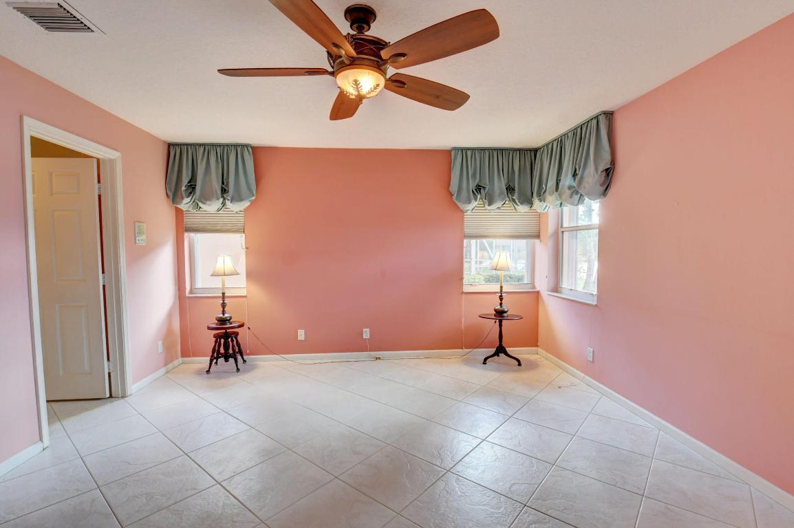 5807 Royal Lake Circle