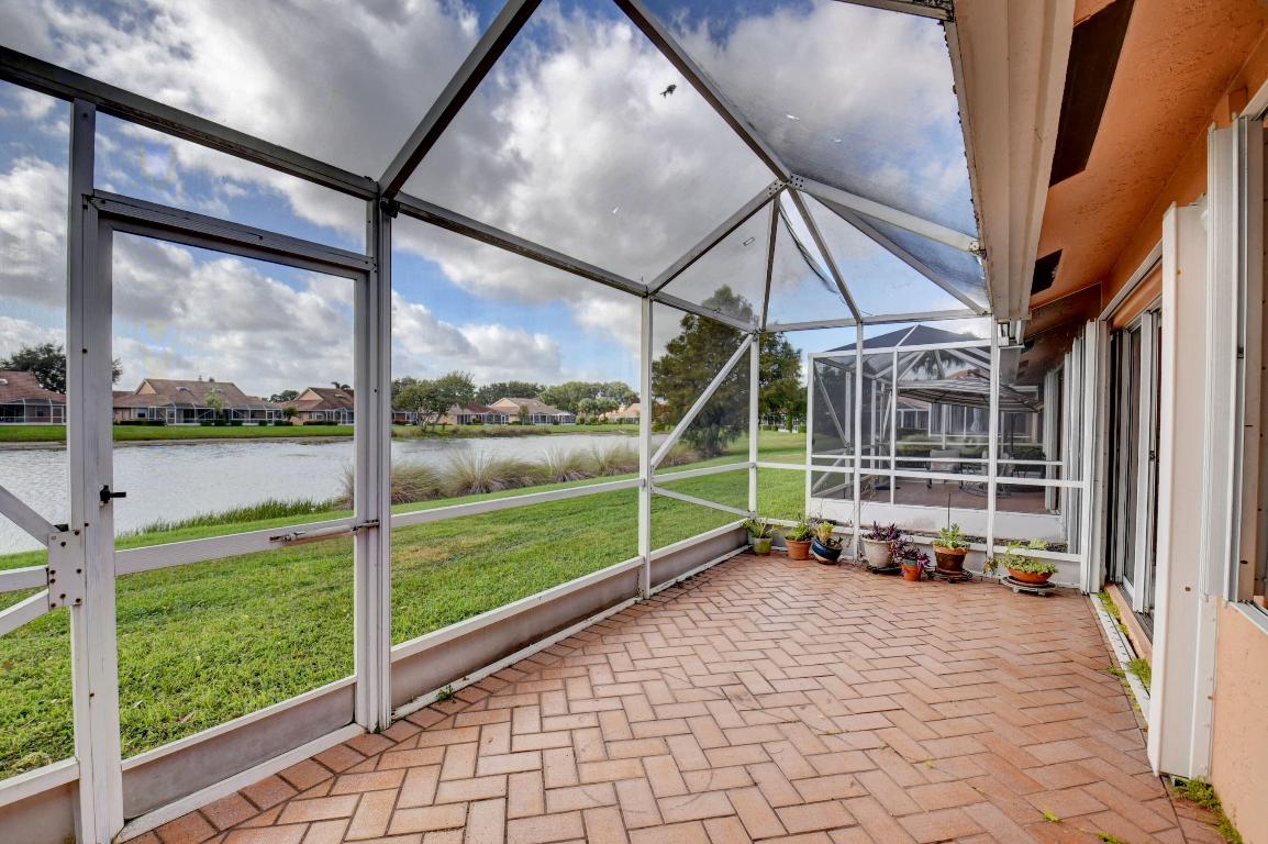 5807 Royal Lake Circle