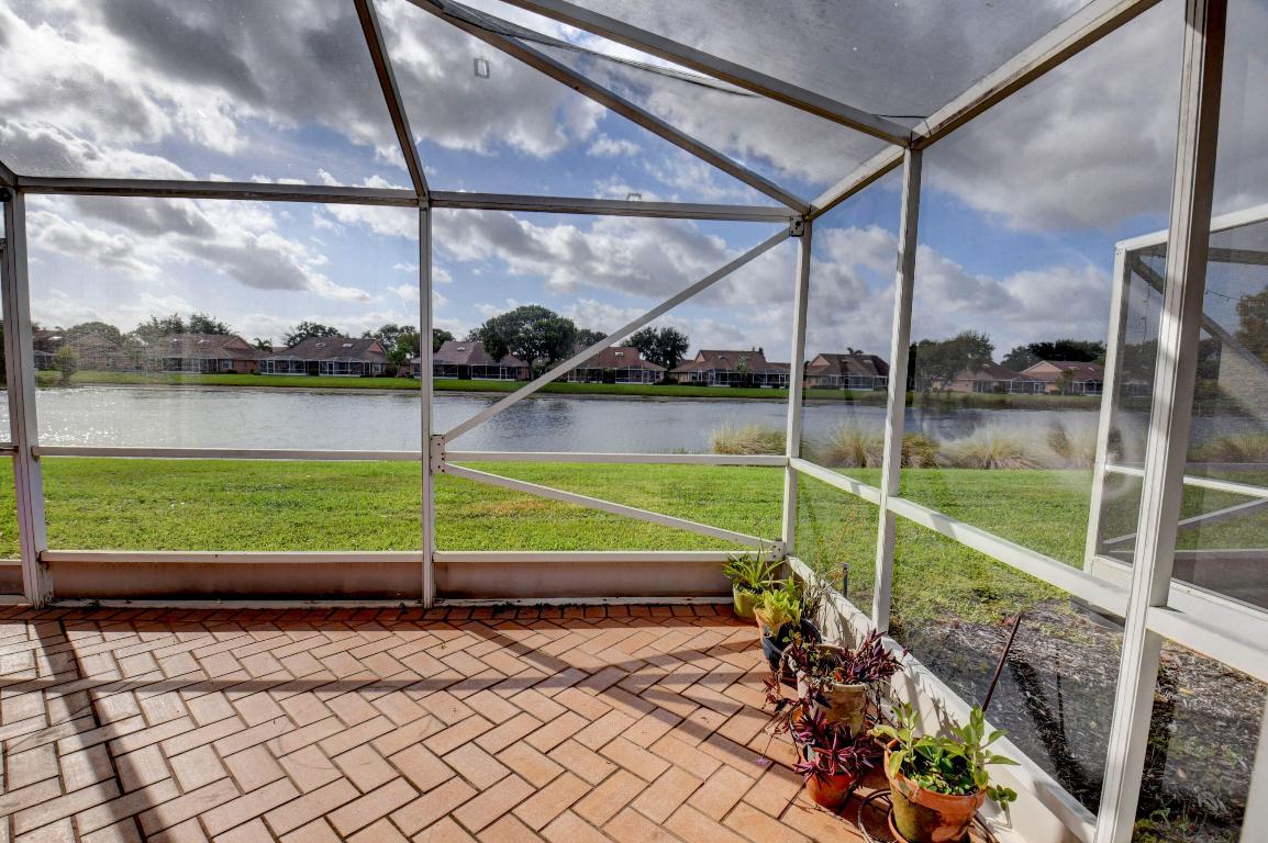 5807 Royal Lake Circle