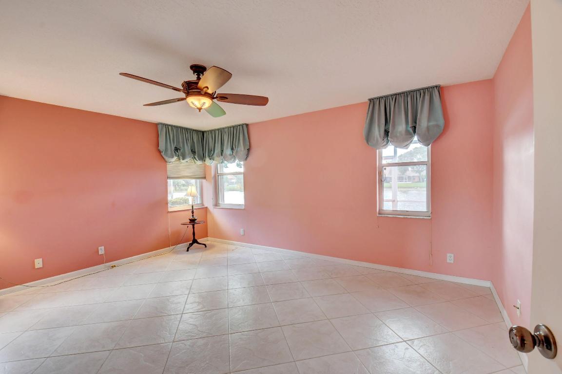 5807 Royal Lake Circle