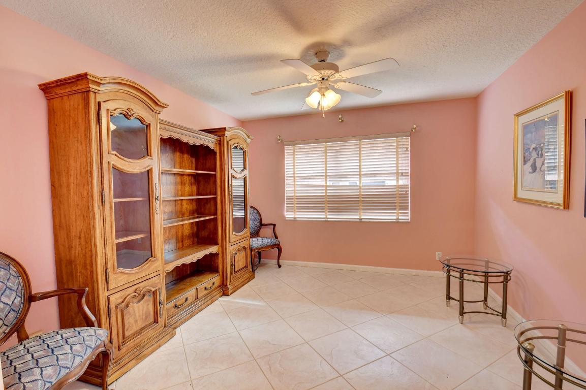 5807 Royal Lake Circle