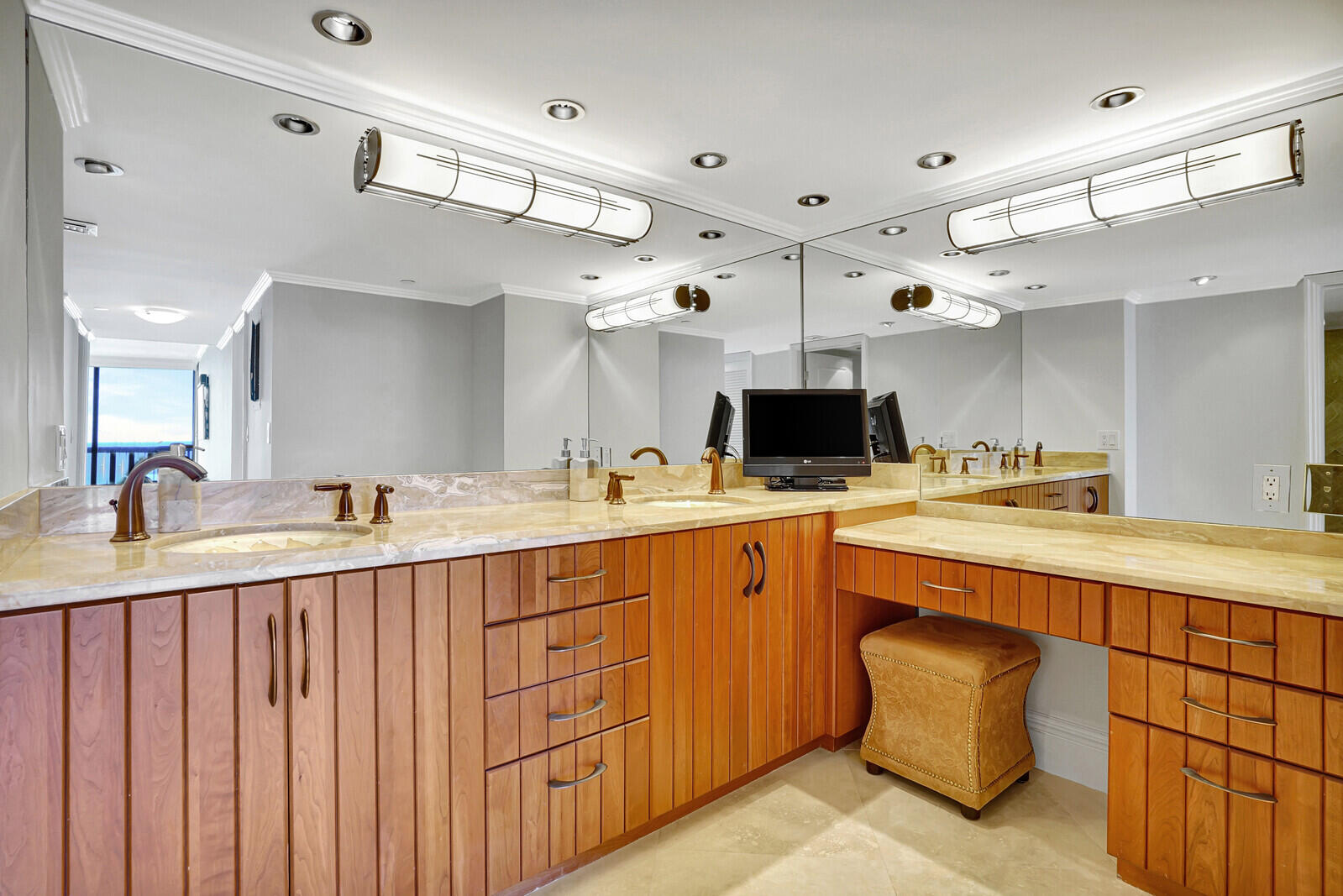 4740 S Ocean Boulevard Ph-5