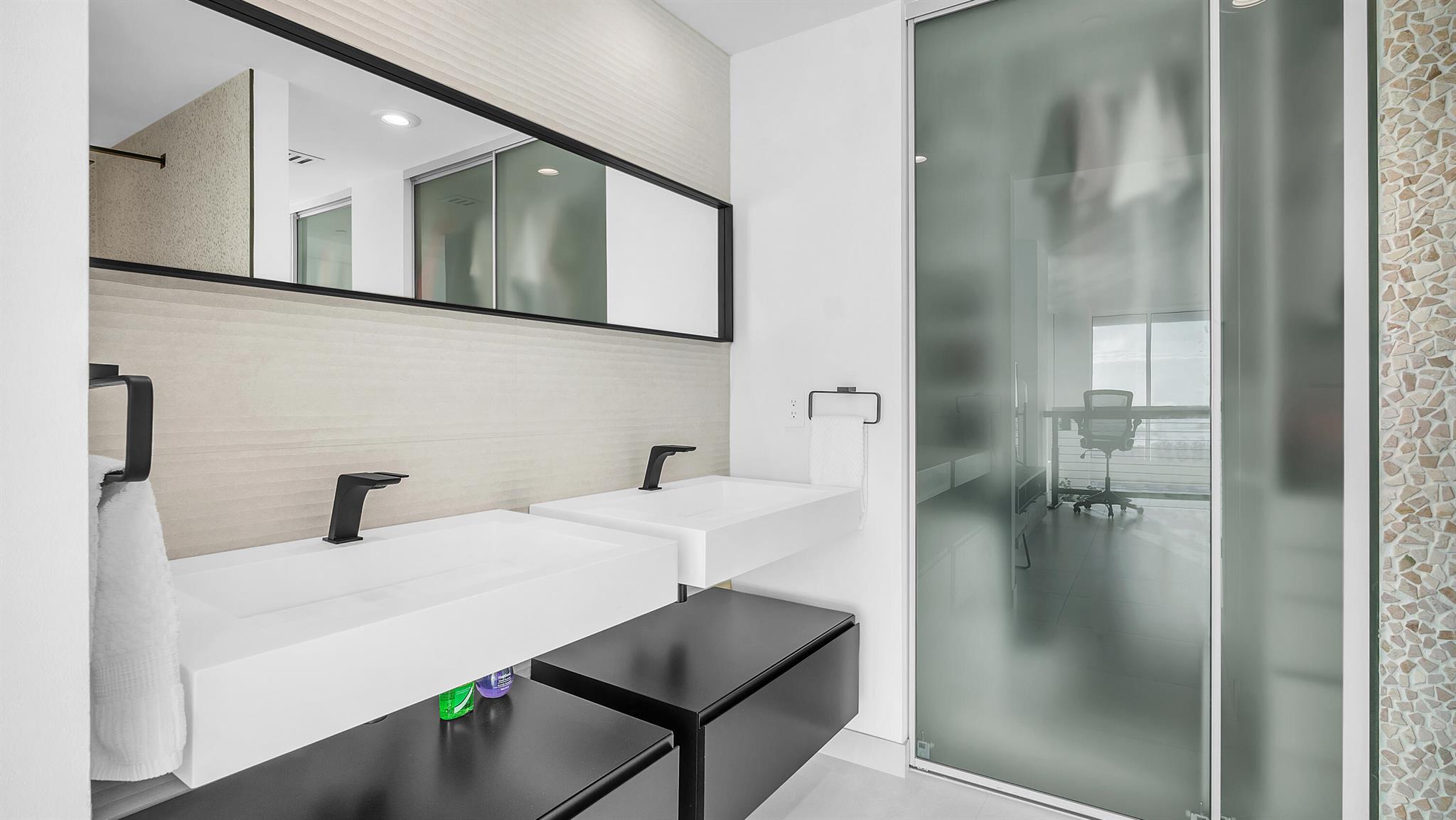 1040 Biscayne Boulevard Unit: 3301