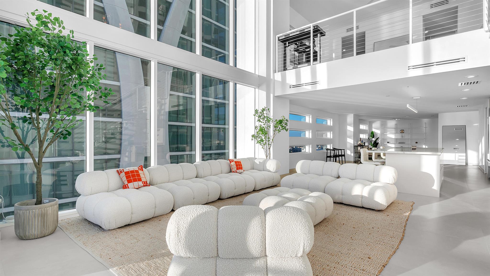 1040 Biscayne Boulevard Unit: 3301