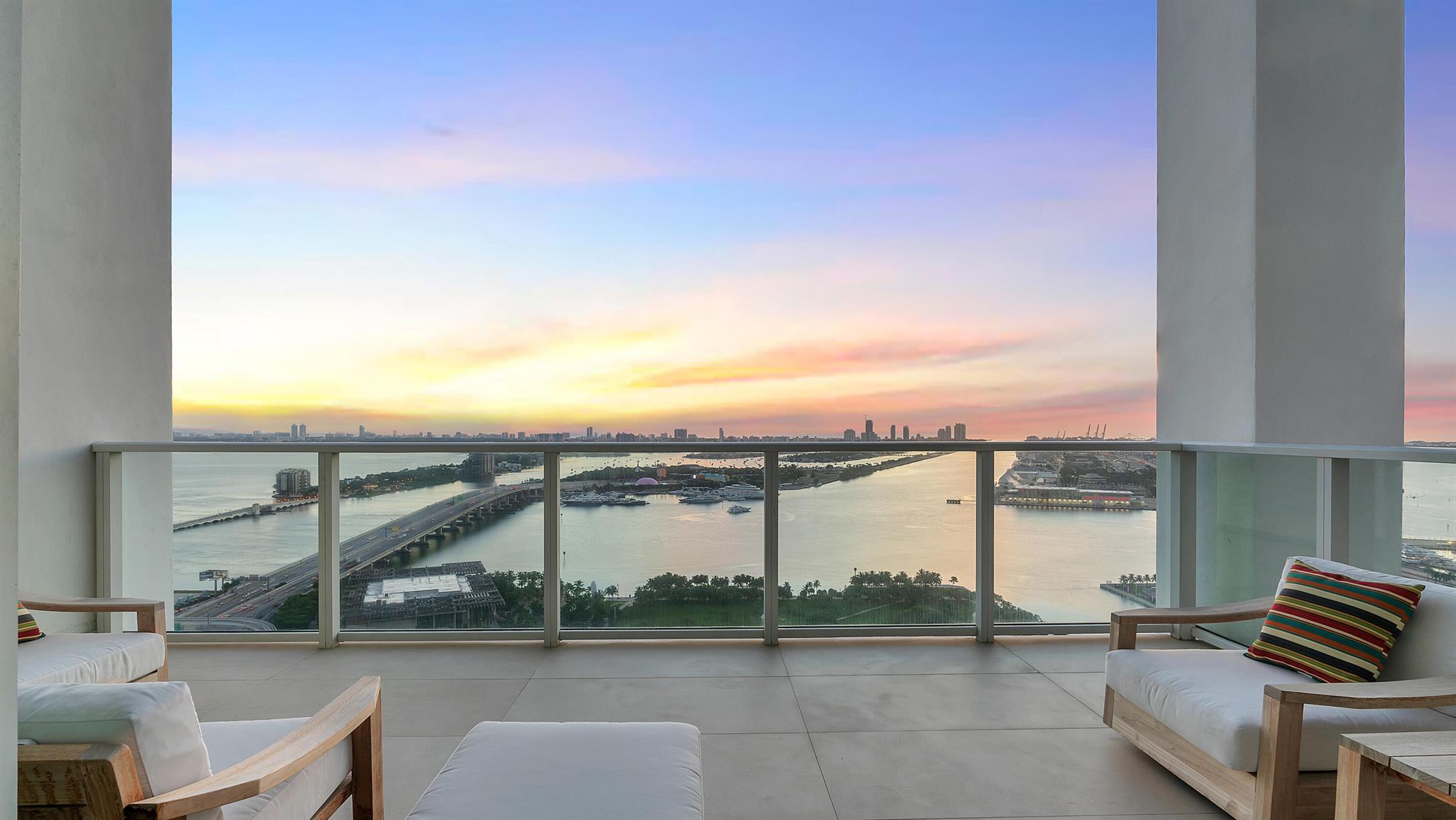1040 Biscayne Boulevard Unit: 3301