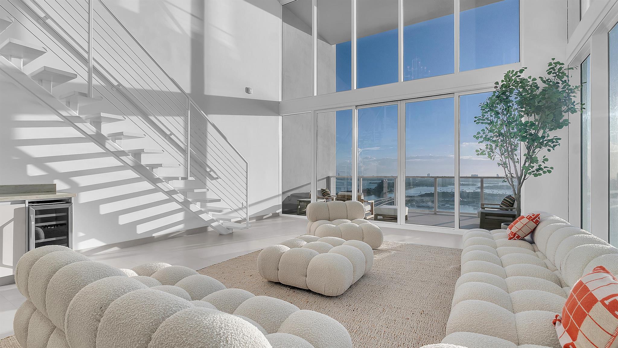 1040 Biscayne Boulevard Unit: 3301