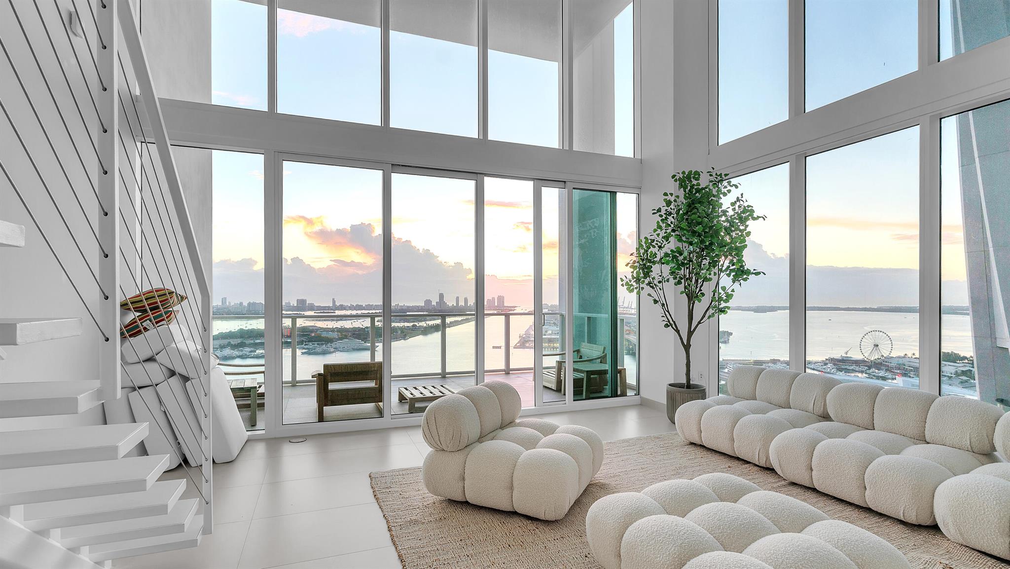 1040 Biscayne Boulevard Unit: 3301