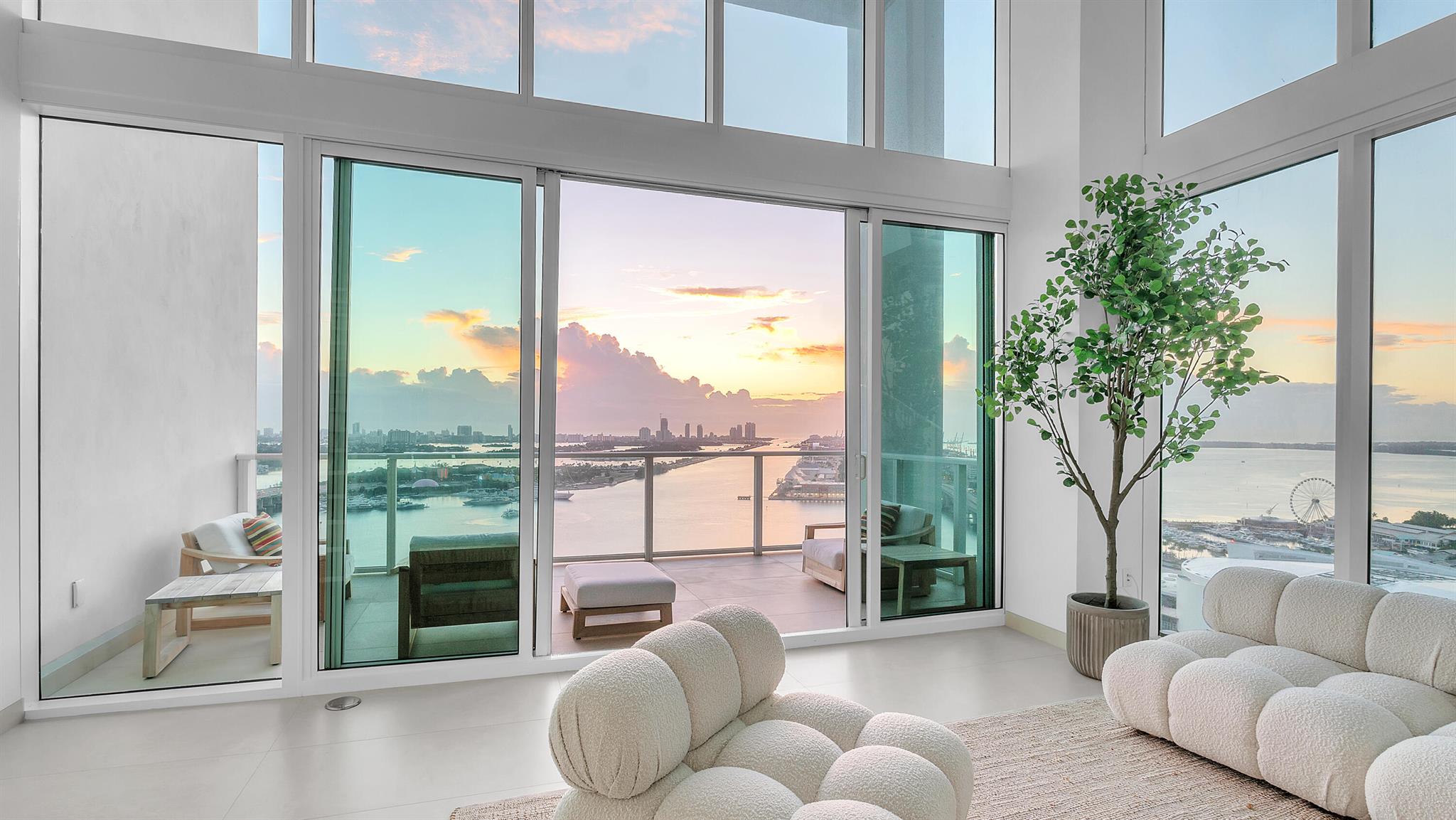 1040 Biscayne Boulevard Unit: 3301