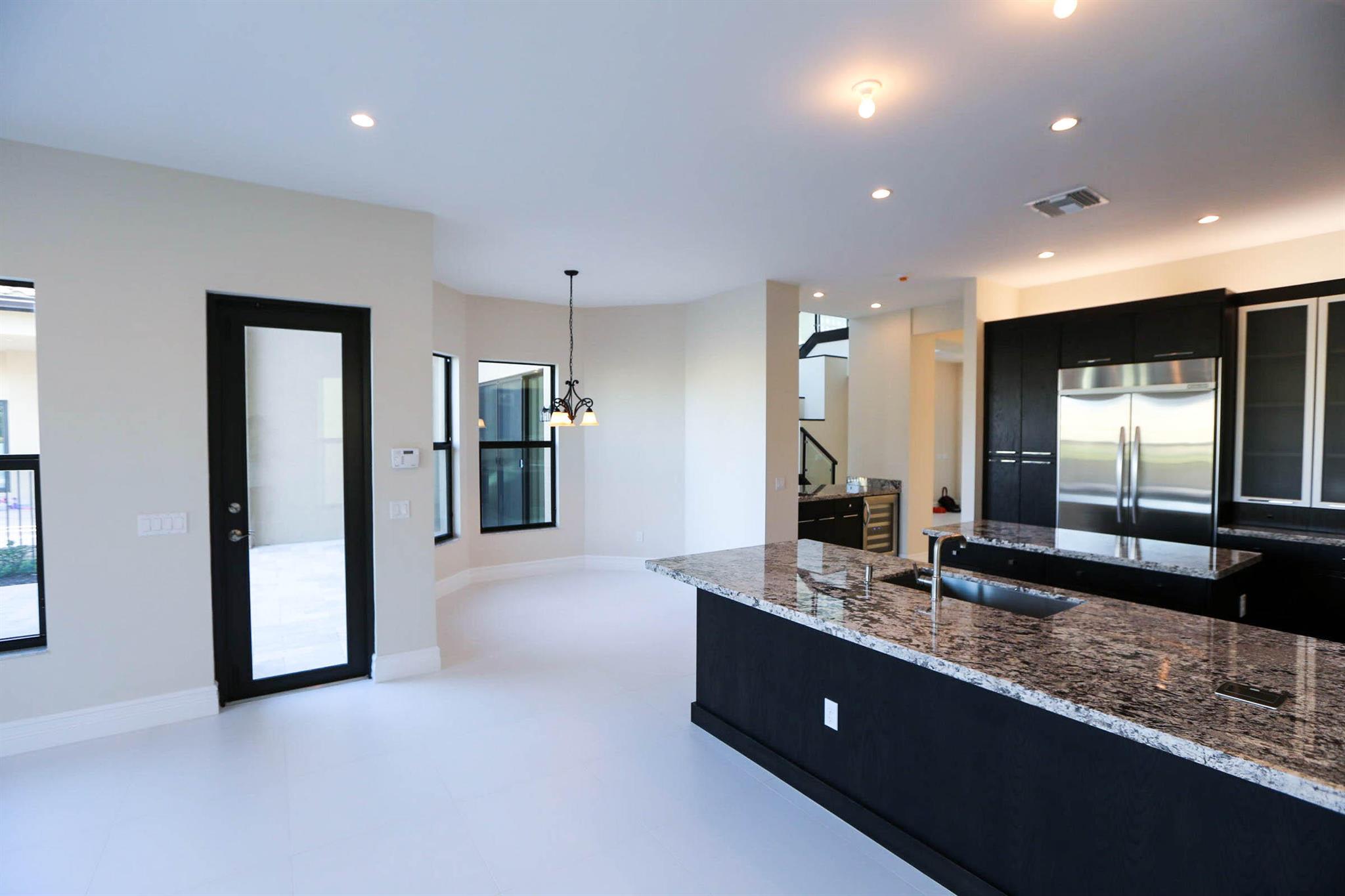 16813 Bridge Crossing Circle