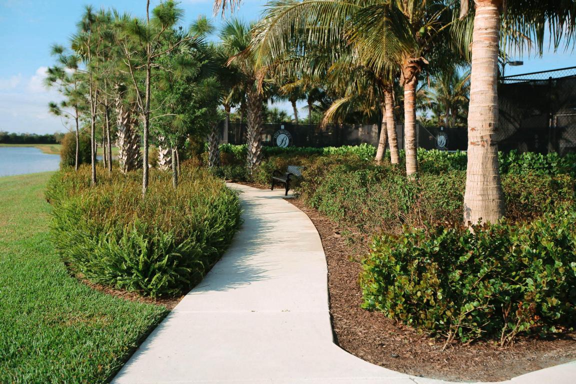 16813 Bridge Crossing Circle