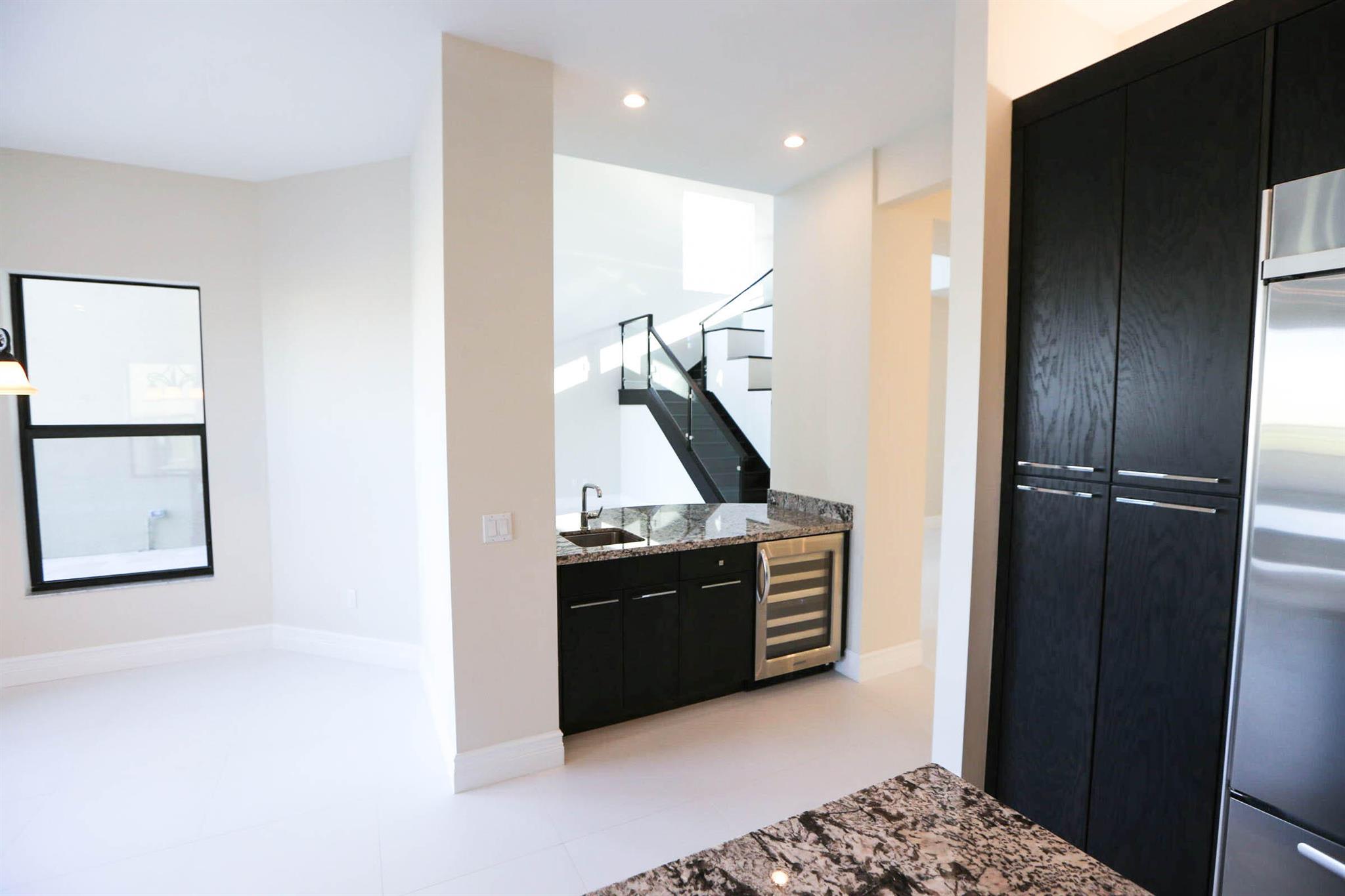 16813 Bridge Crossing Circle