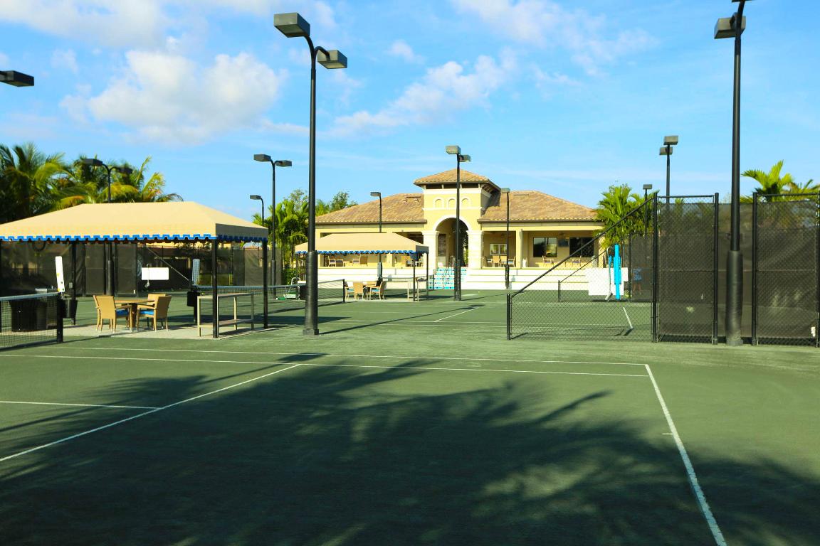 16813 Bridge Crossing Circle