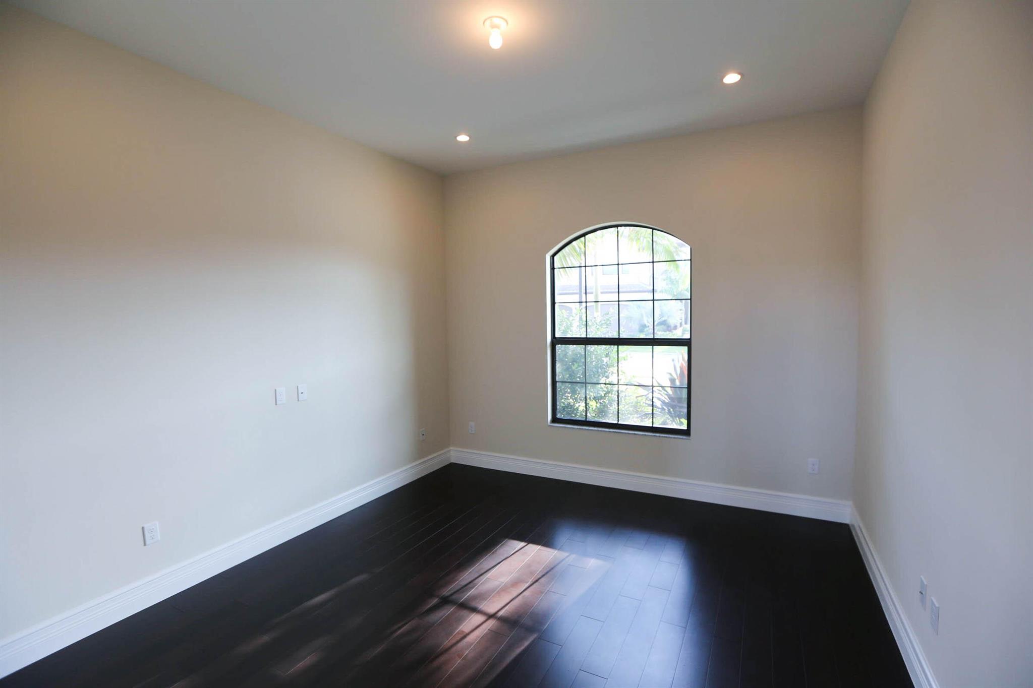 16813 Bridge Crossing Circle