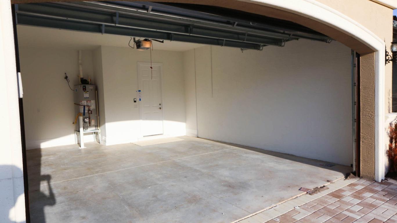 16813 Bridge Crossing Circle