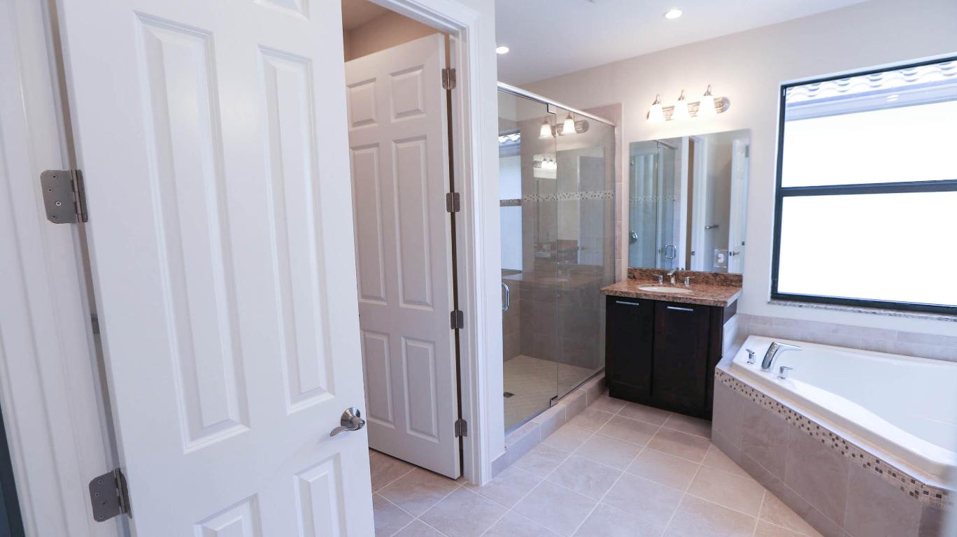 16813 Bridge Crossing Circle