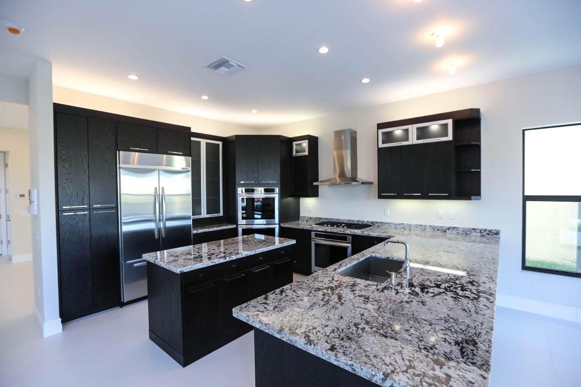 16813 Bridge Crossing Circle