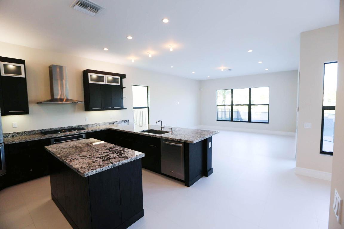 16813 Bridge Crossing Circle