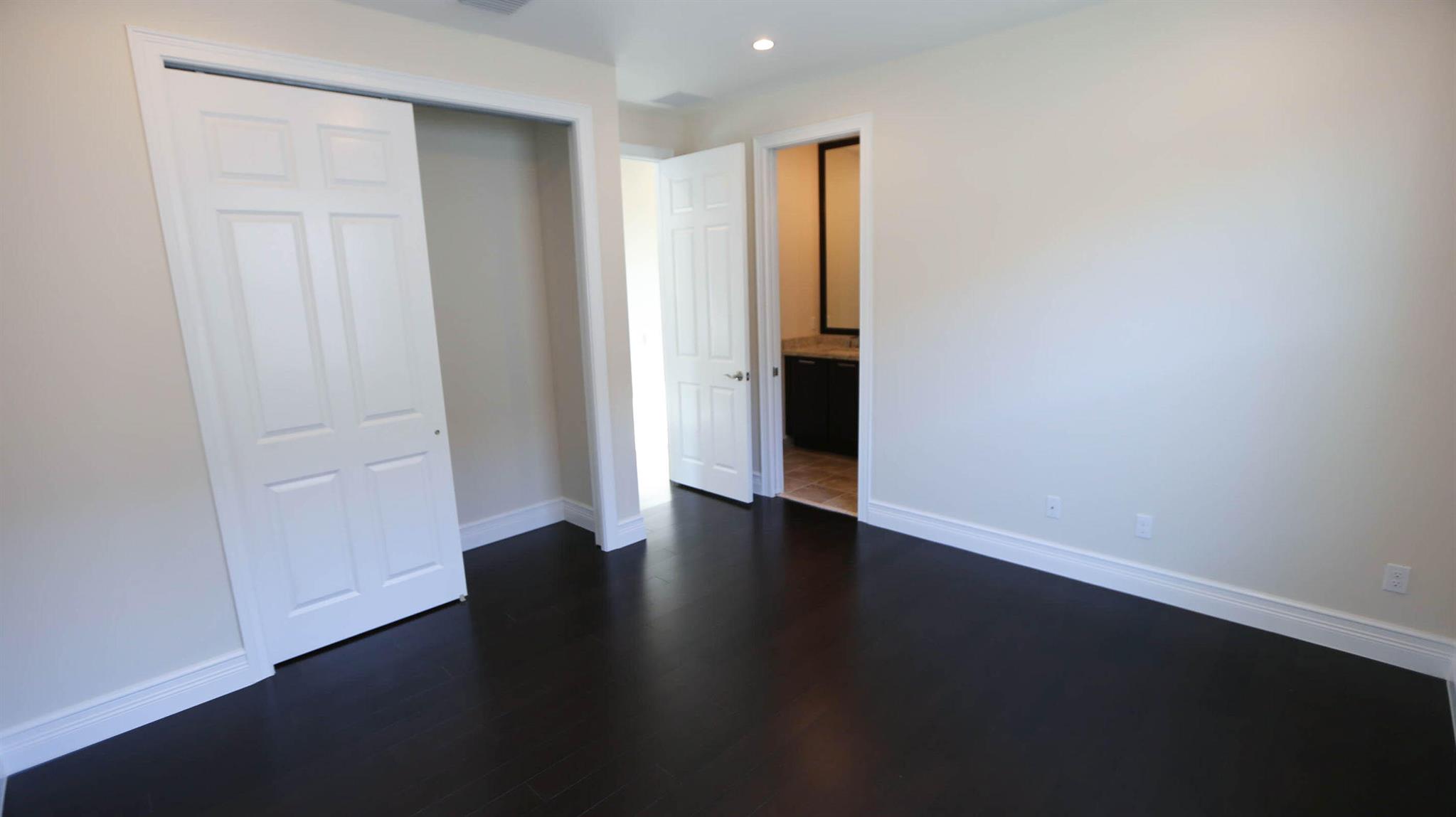 16813 Bridge Crossing Circle