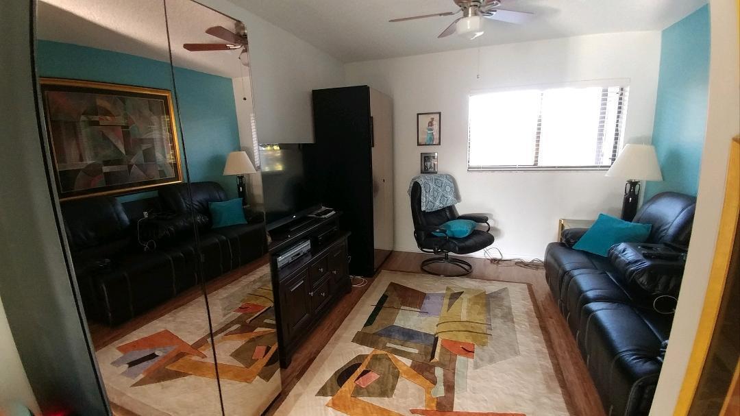 10287 N Circle Lake Drive Unit: Apt 202