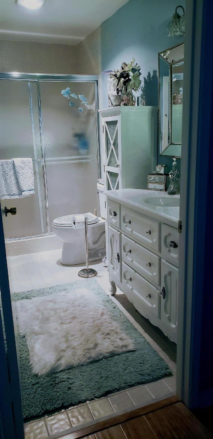 10287 N Circle Lake Drive Unit: Apt 202