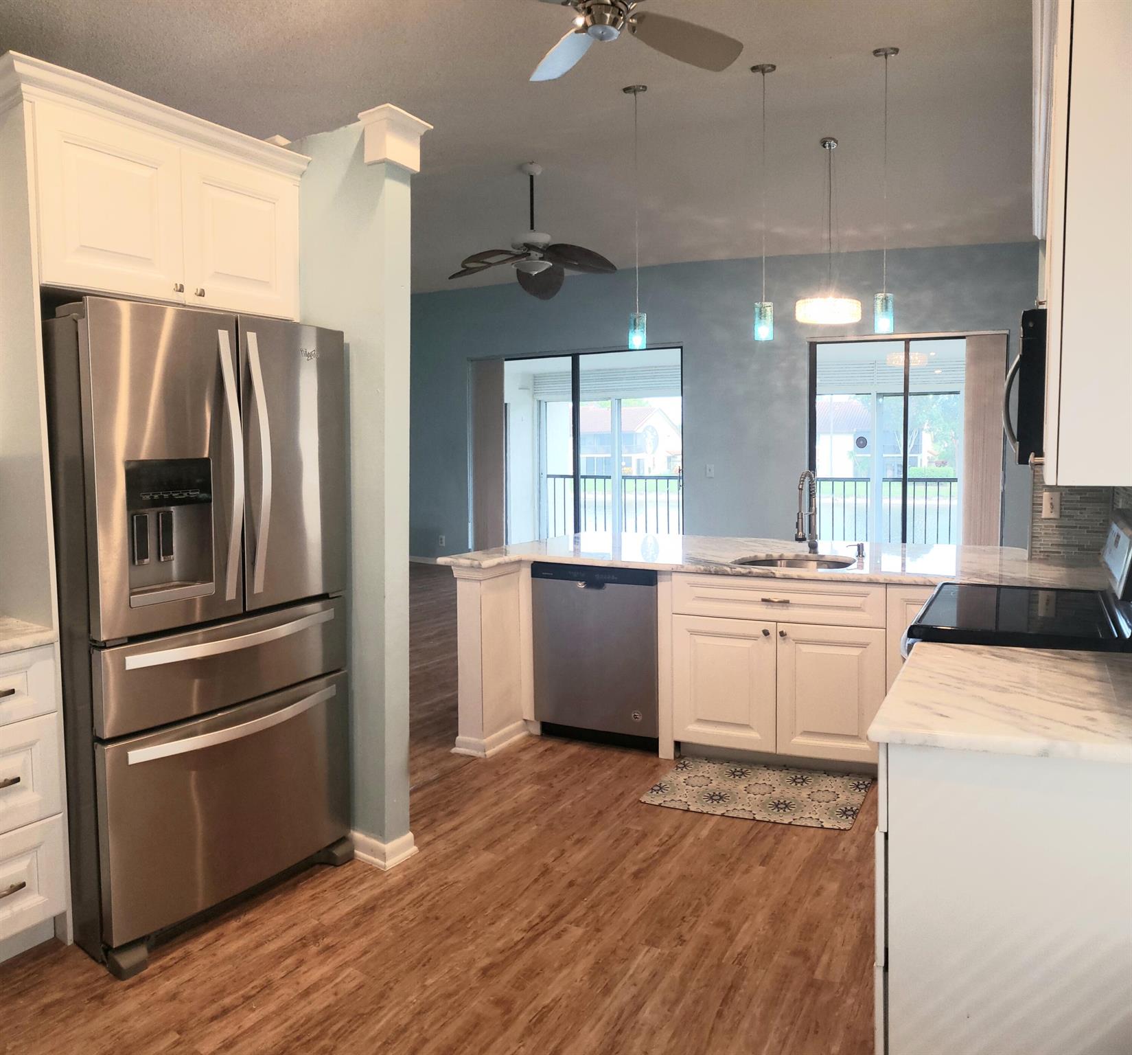 10287 N Circle Lake Drive Unit: Apt 202