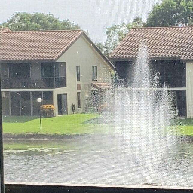 10287 N Circle Lake Drive Unit: Apt 202