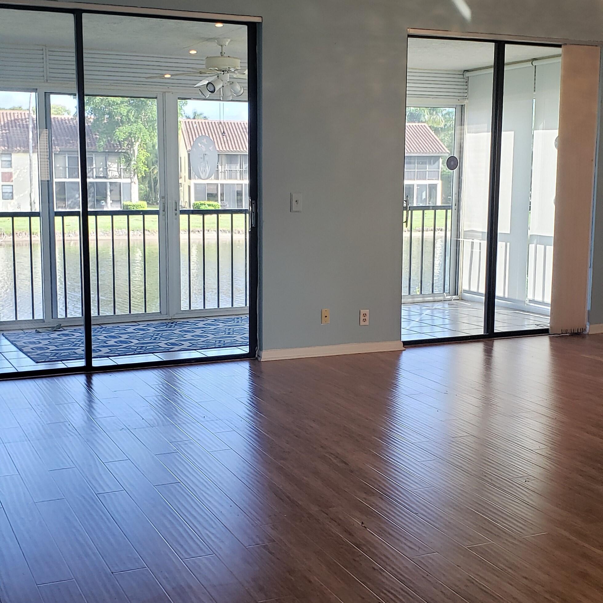 10287 N Circle Lake Drive Unit: Apt 202