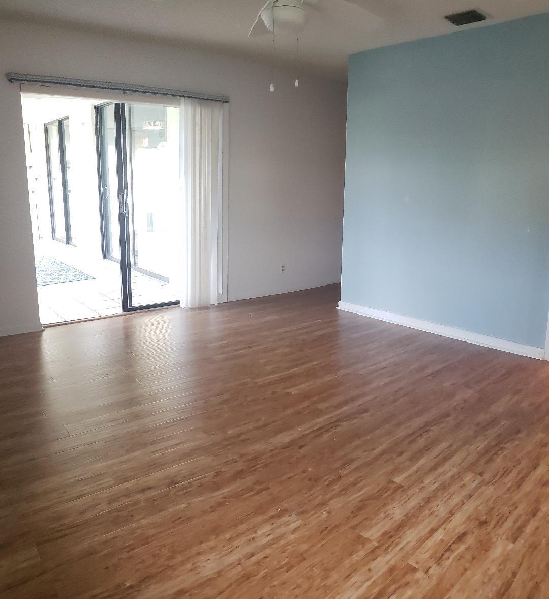 10287 N Circle Lake Drive Unit: Apt 202