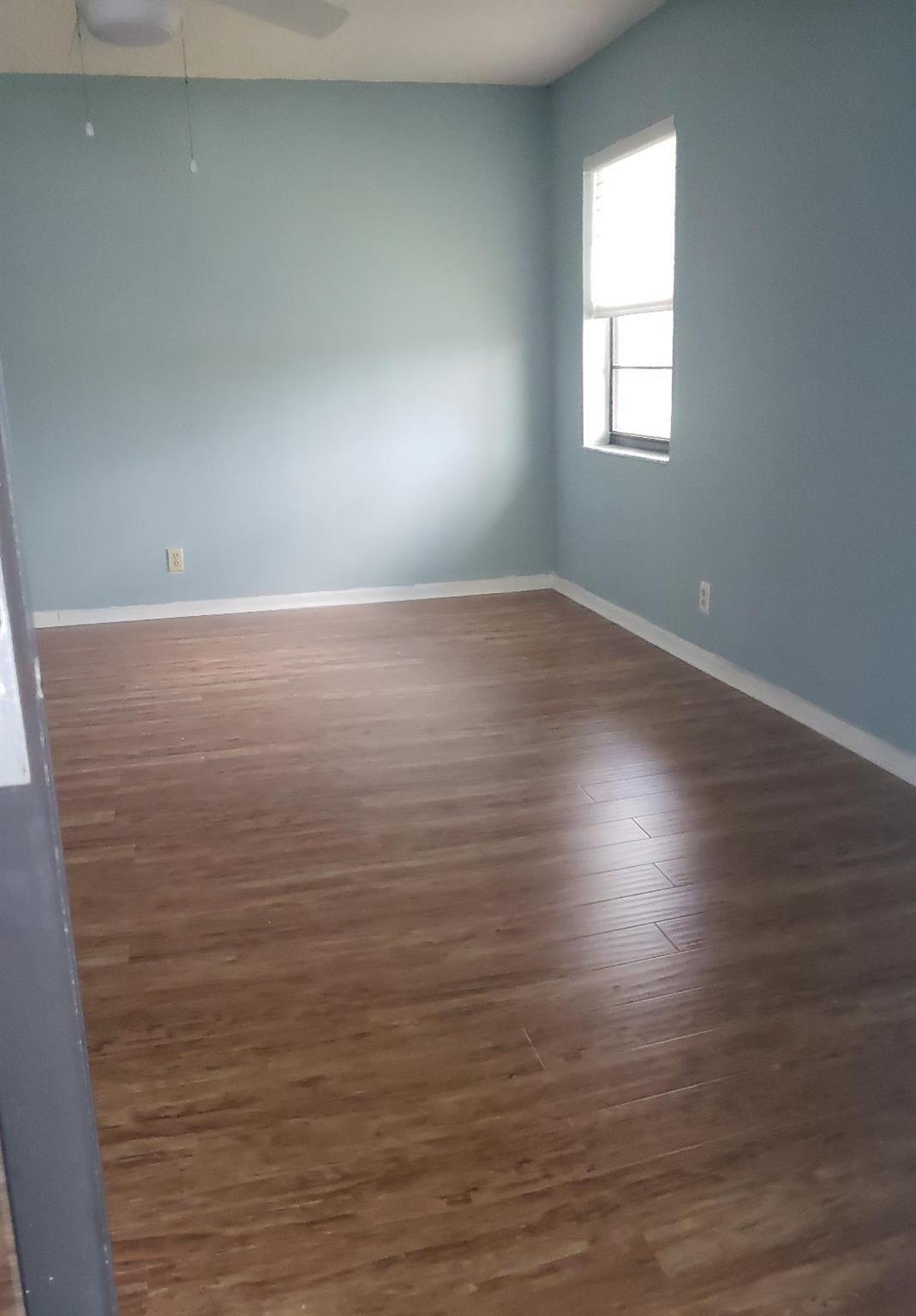 10287 N Circle Lake Drive Unit: Apt 202