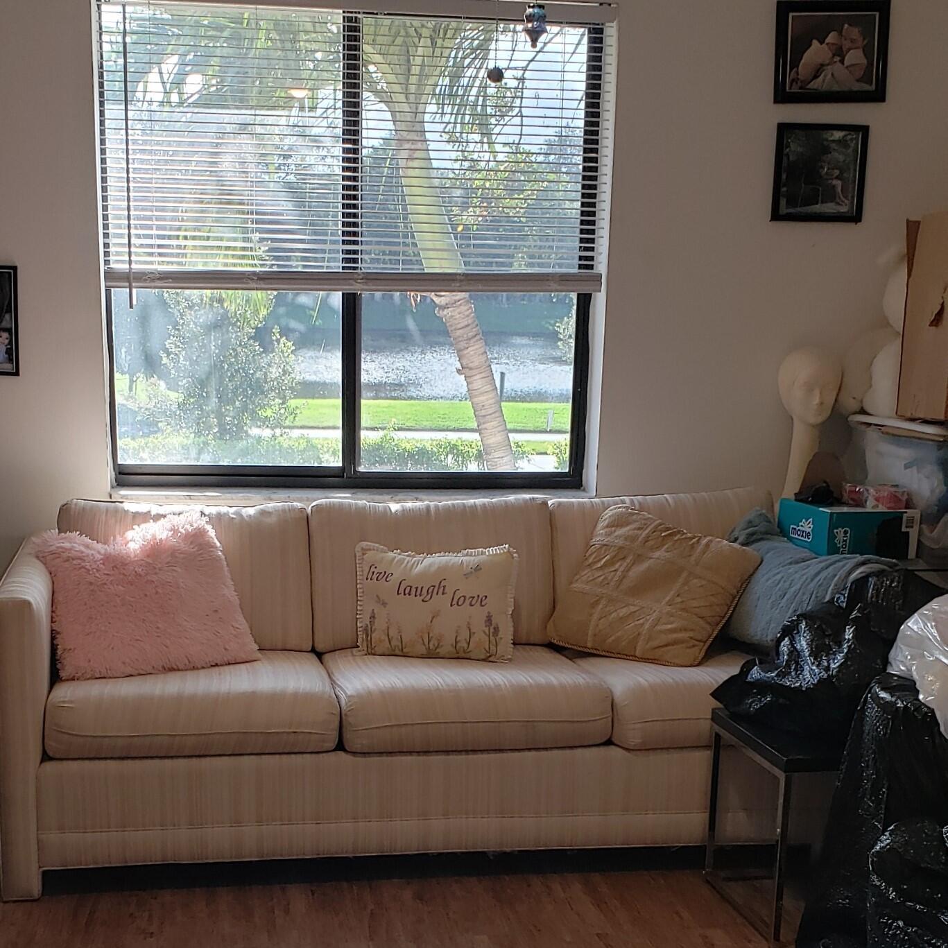 10287 N Circle Lake Drive Unit: Apt 202