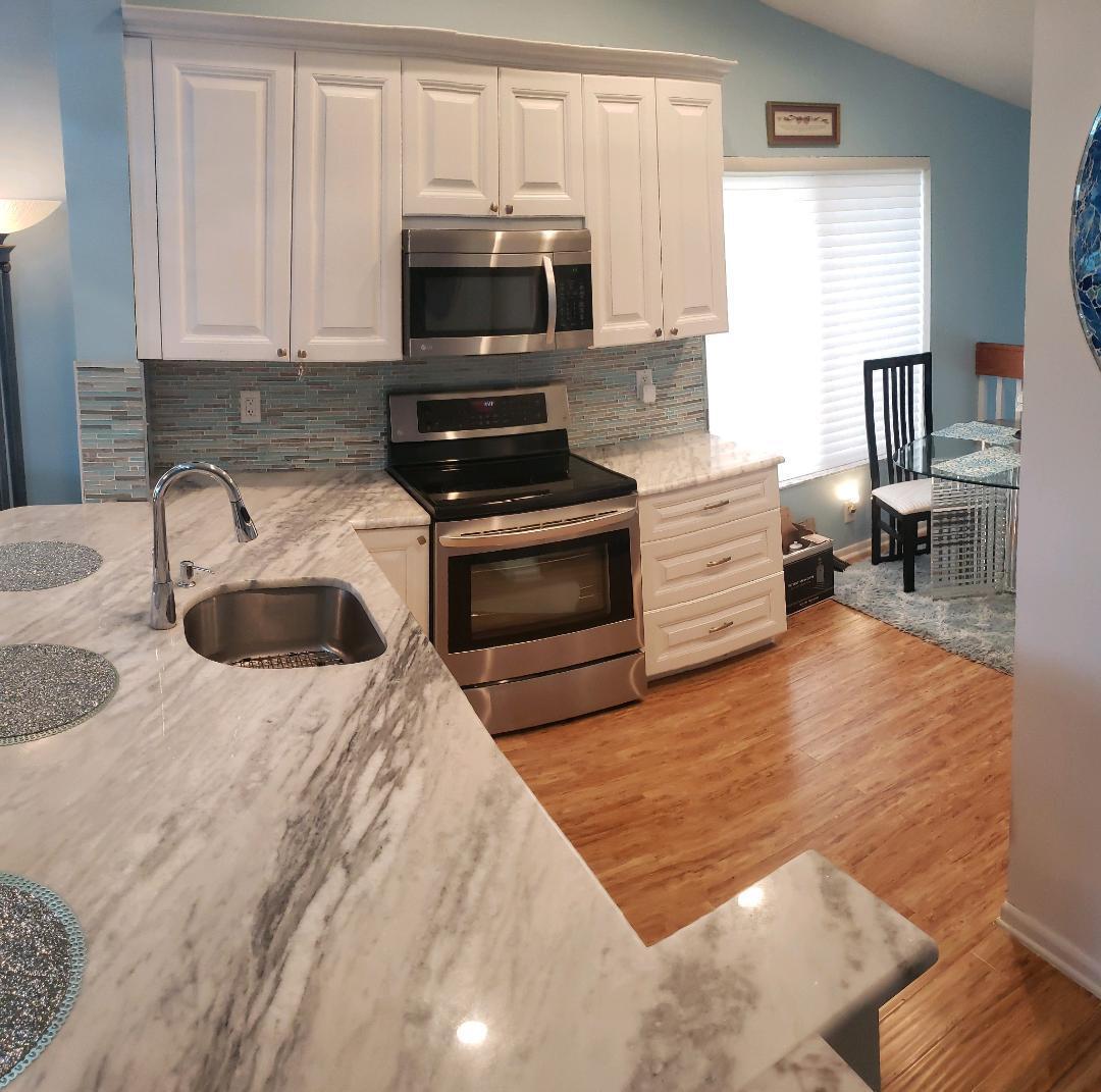 10287 N Circle Lake Drive Unit: Apt 202