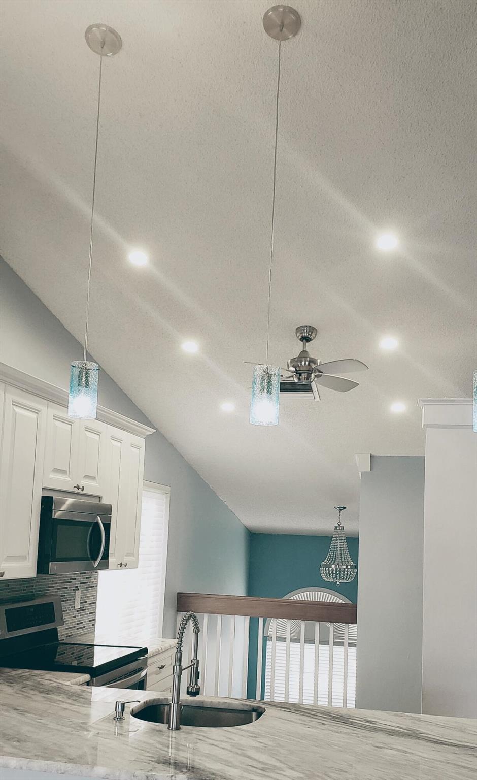 10287 N Circle Lake Drive Unit: Apt 202