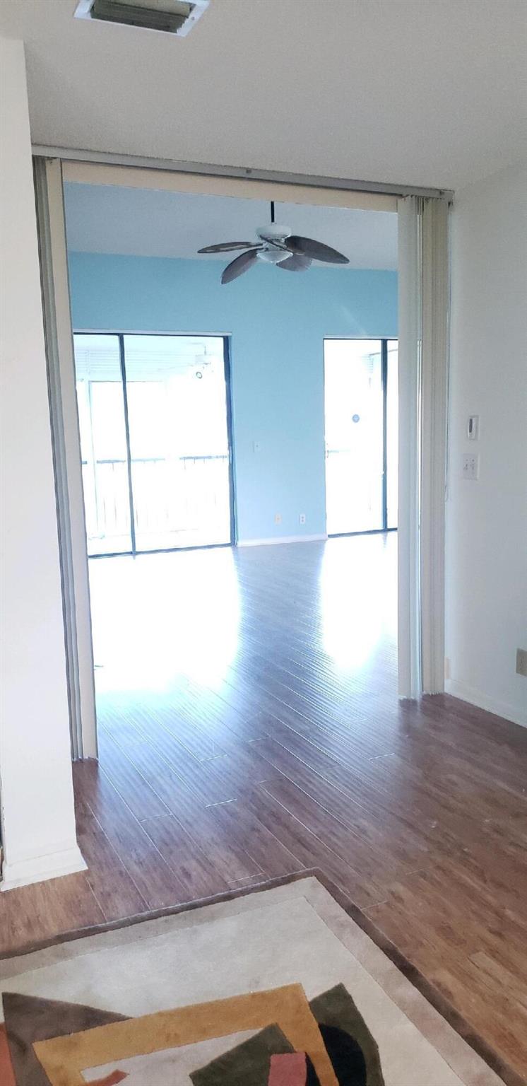 10287 N Circle Lake Drive Unit: Apt 202