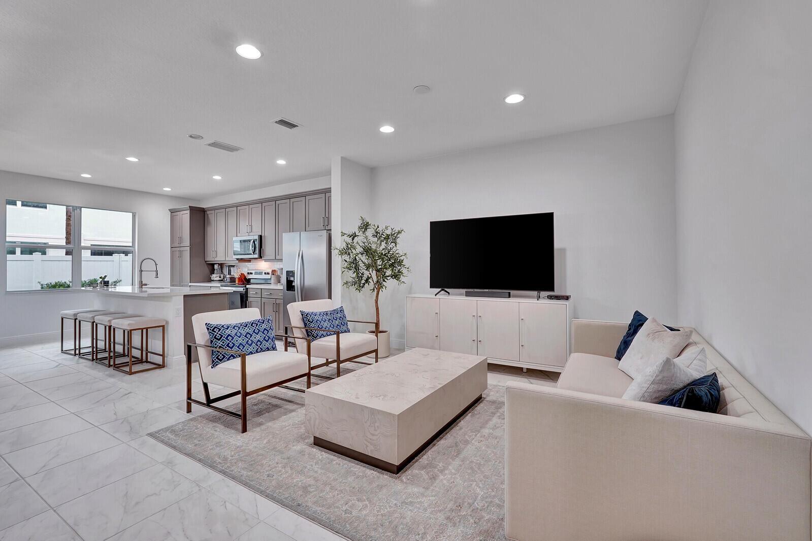 1838 Spoonbill Court