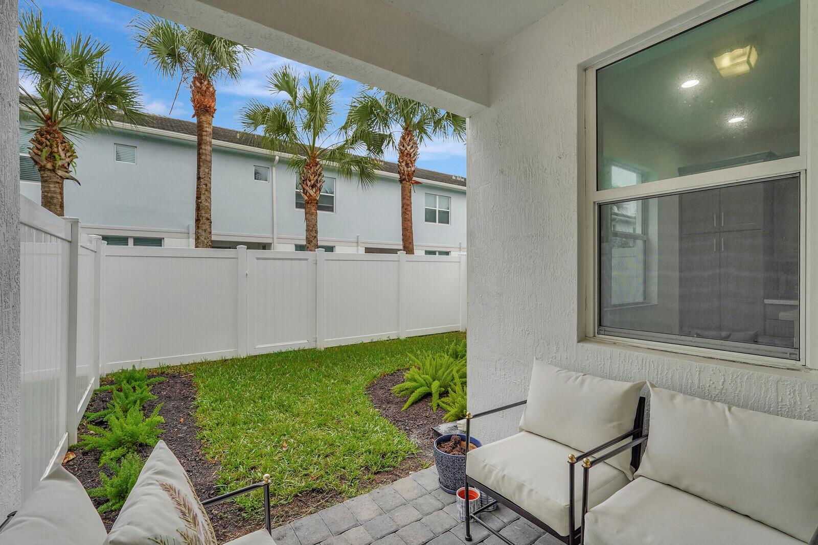 1838 Spoonbill Court