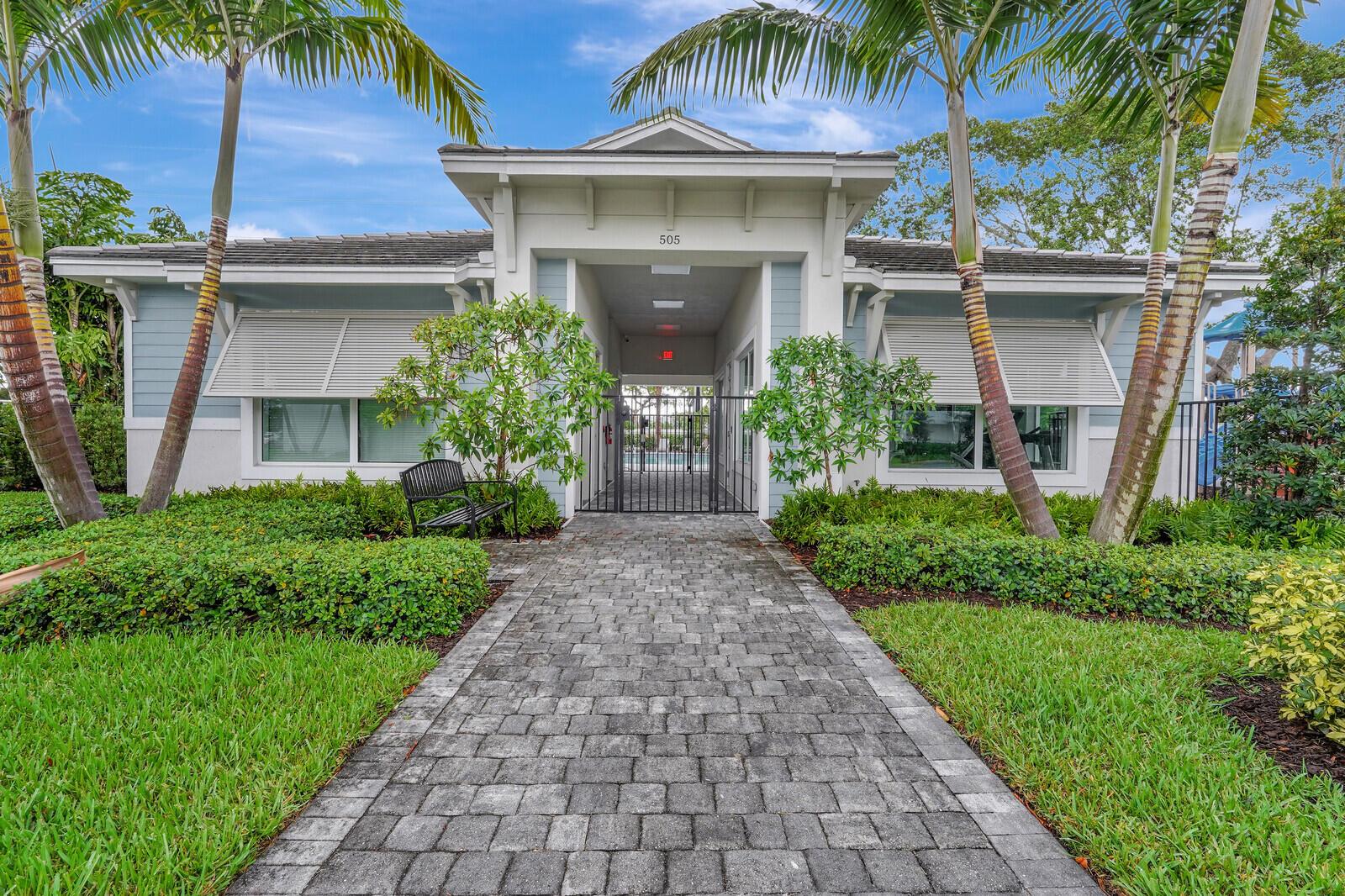 1838 Spoonbill Court