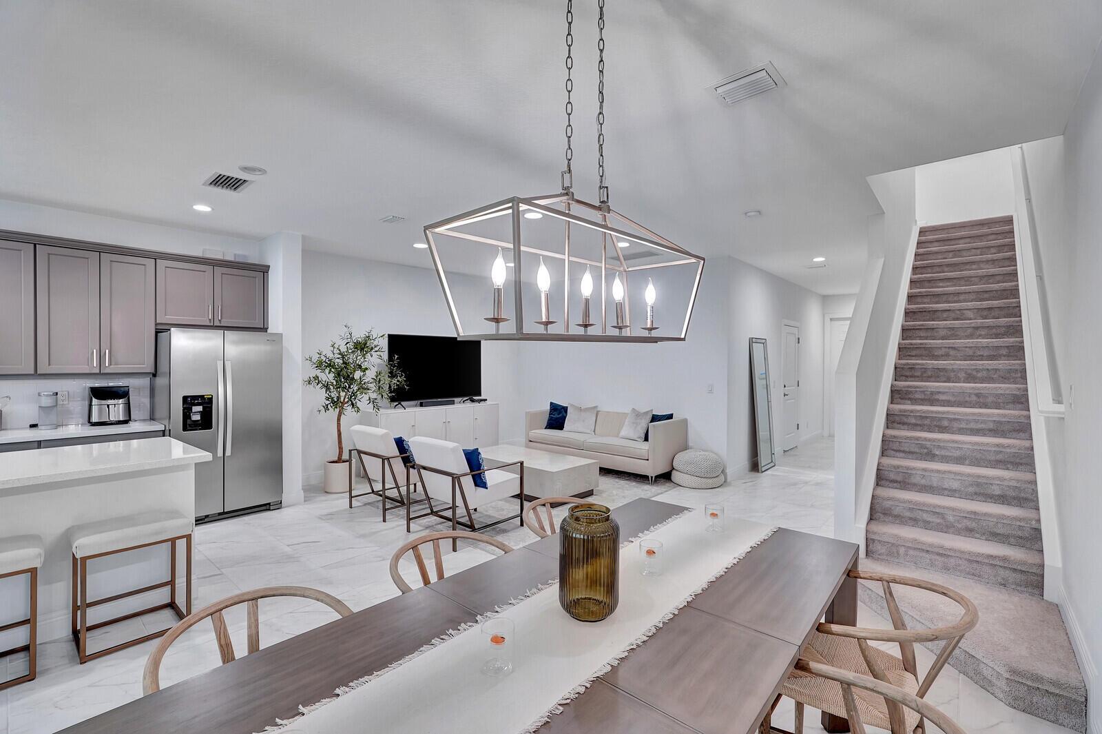 1838 Spoonbill Court