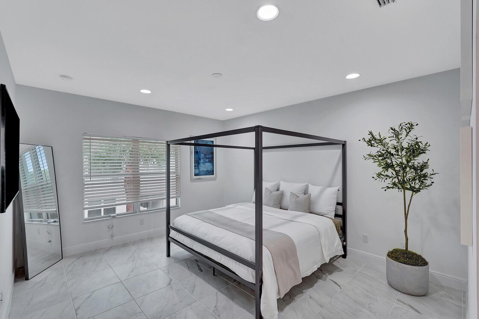 1838 Spoonbill Court