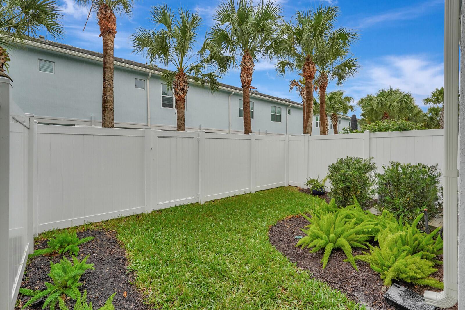 1838 Spoonbill Court