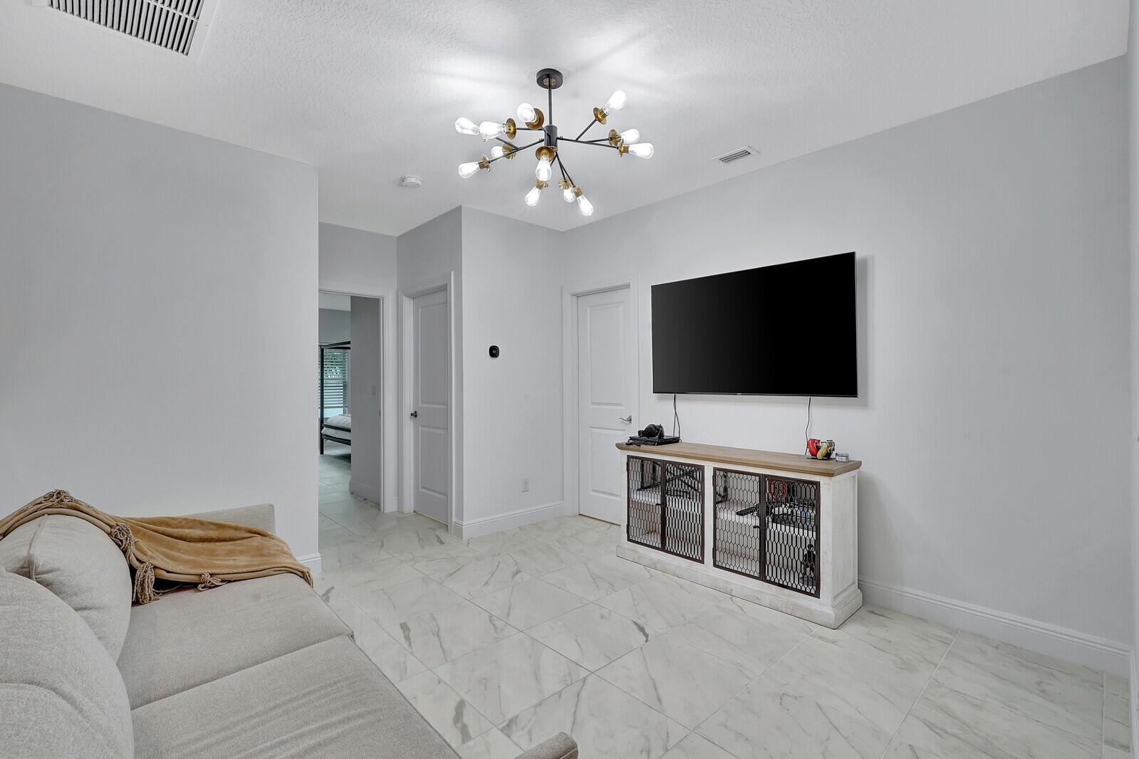 1838 Spoonbill Court