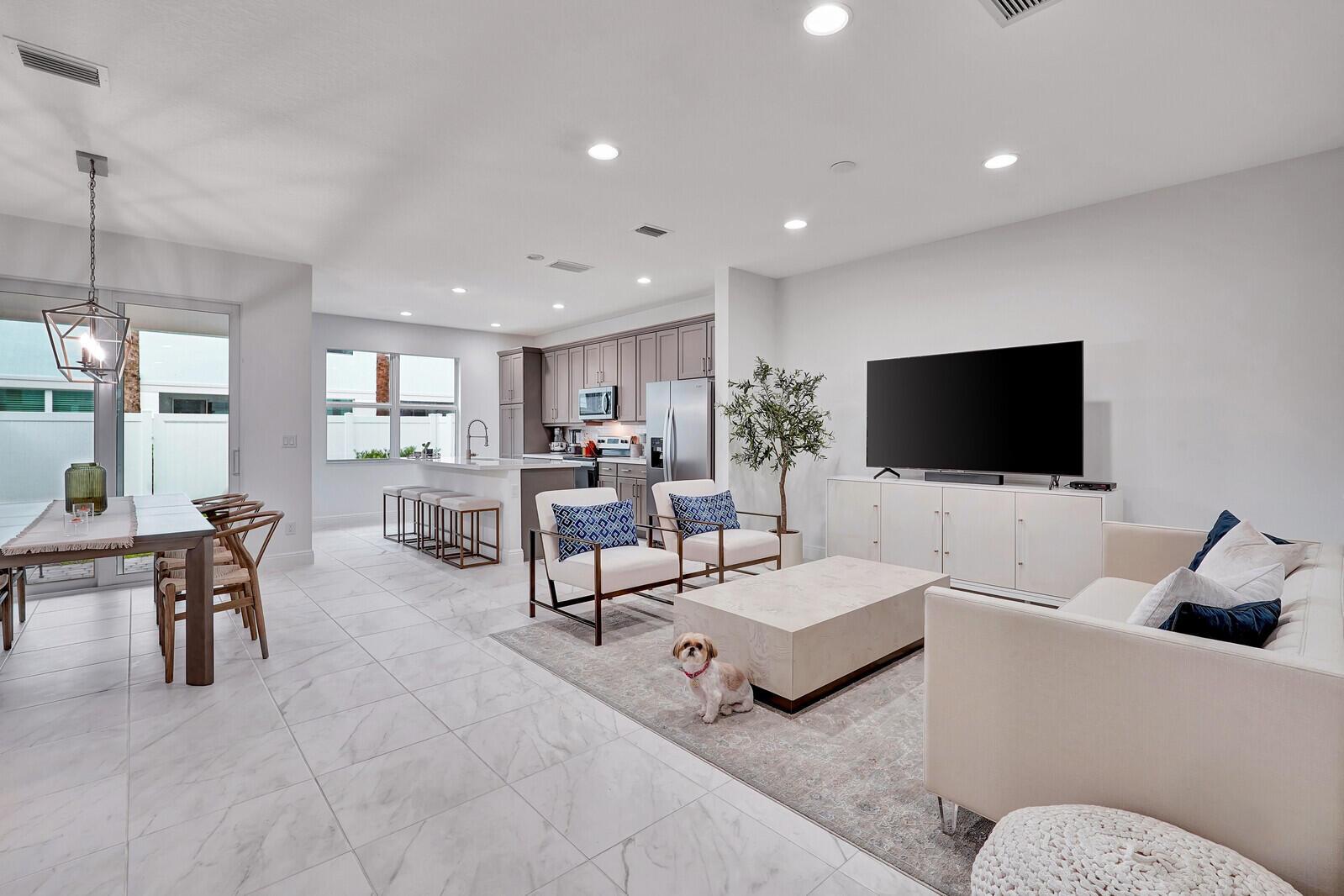 1838 Spoonbill Court