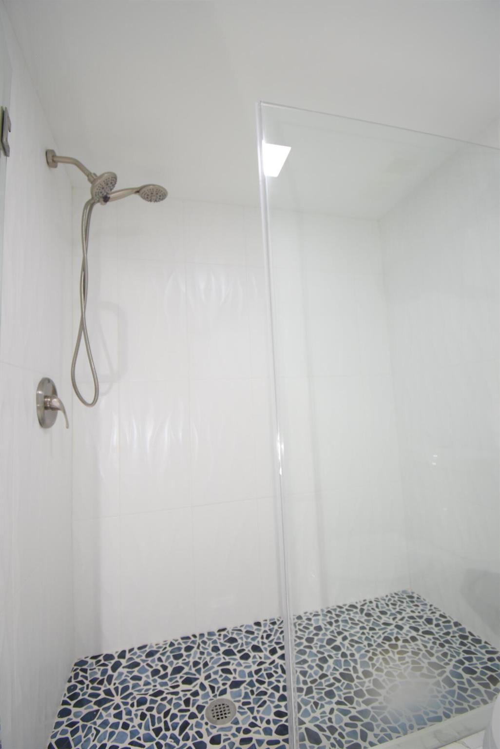 18800 Jolson Avenue Unit: 7