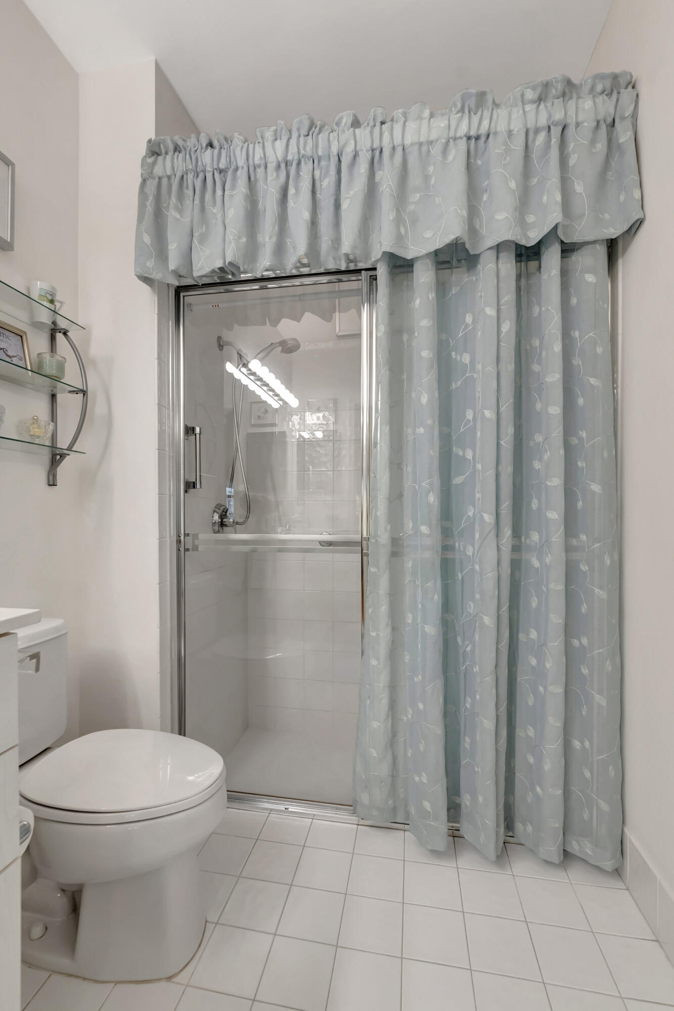 6092 Floral Lakes Drive