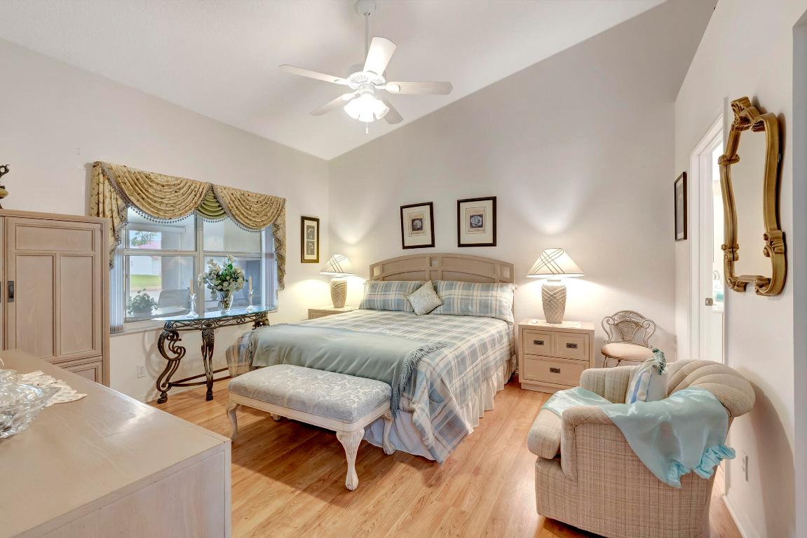 6092 Floral Lakes Drive